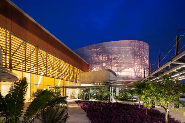 Exterior del Centro de Convenciones