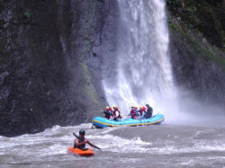 Steven Spielberg film 'Congo' on the Rio Pacuare